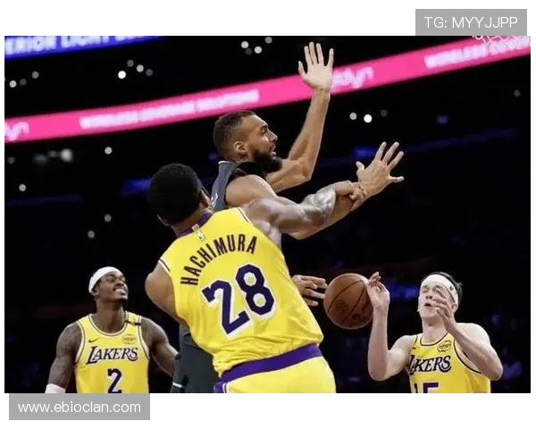 湖人三将末节接管雷迪克乱调度 湖人三将末节接管雷迪克乱调度