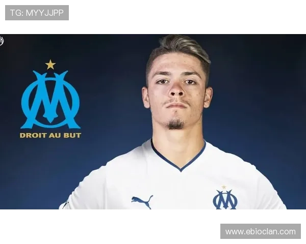 维蒂尼亚接受采访时接听老婆电话